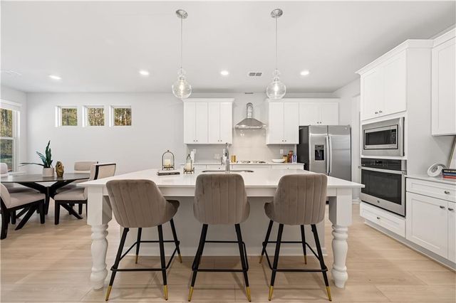 2555 Dixon Place, Lawrenceville, GA 30045