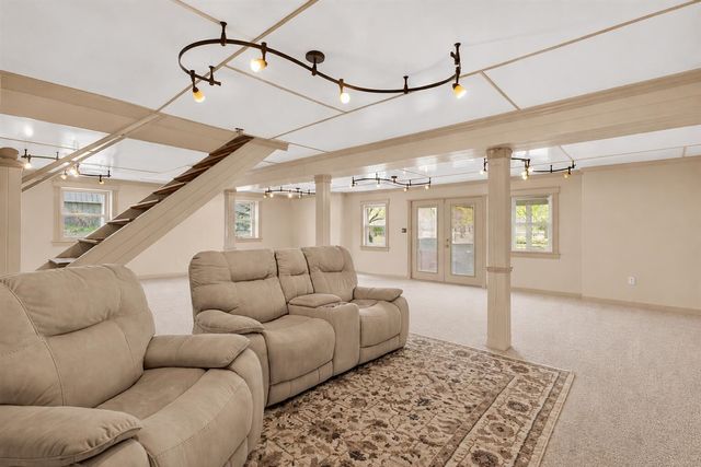 4359 Springbrook Lane, Jackson, MI 49201