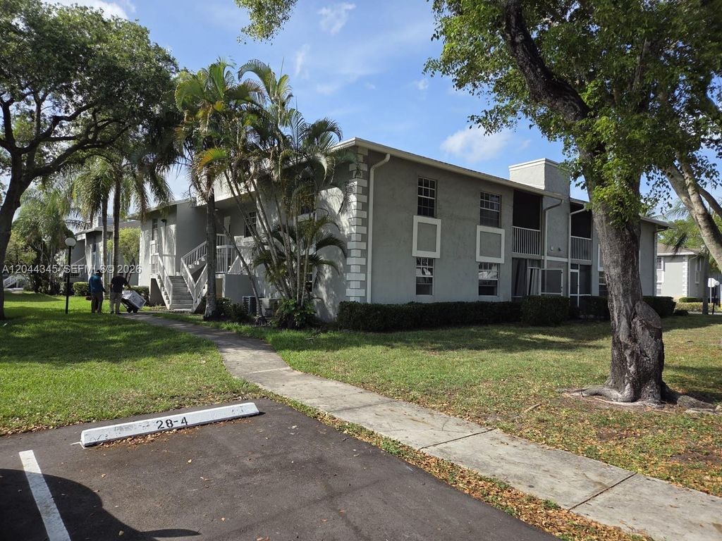 479 NE 210th Cir Terrace 10128, Miami, FL 33179