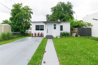 2375 NW 58th St, Miami, FL 33142