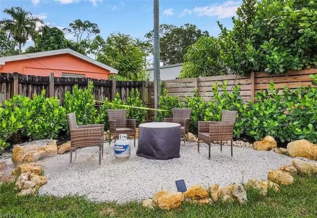 3024 Estey AVE, Naples, FL 34104