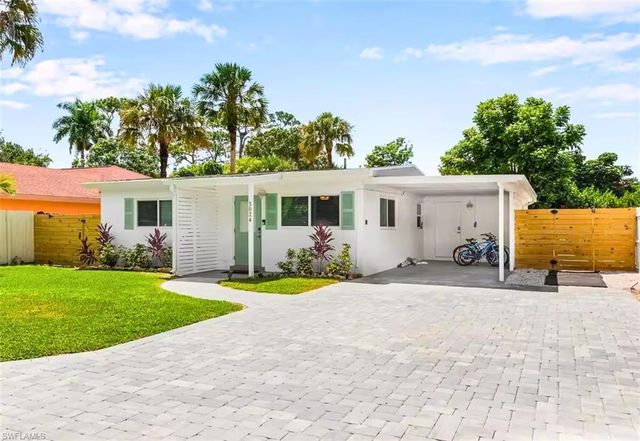 3024 Estey AVE, Naples, FL 34104