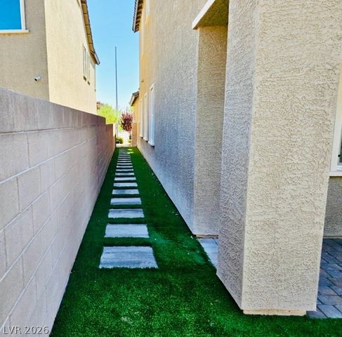4376 Latitude Valley Court, North Las Vegas, NV 89084