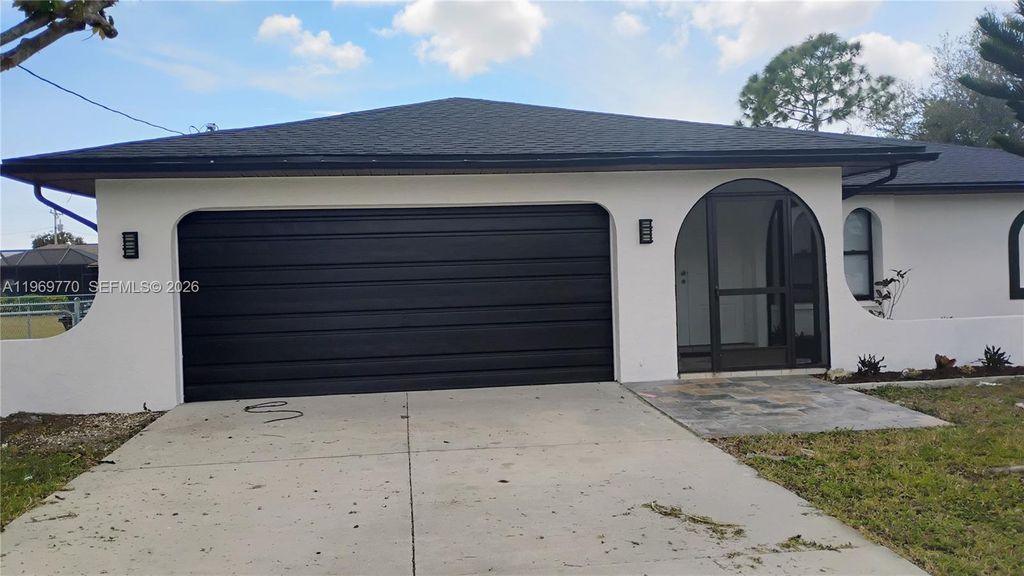 1404 SE 19TH St., Cape Coral, FL 33990