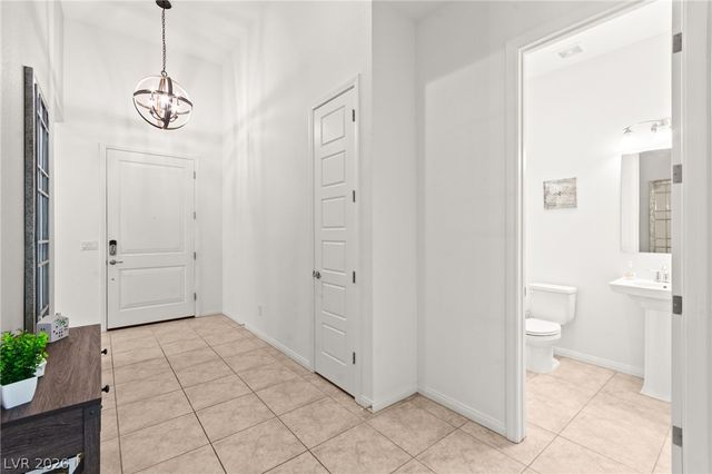 10160 Tree Blossom Avenue, Las Vegas, NV 89166