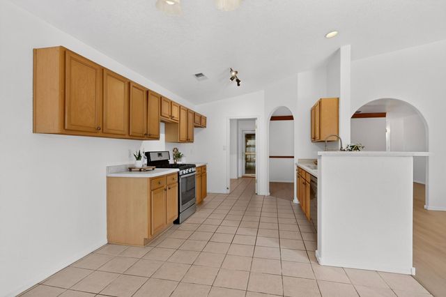 4982 Dream Dancer Drive NE, Rio Rancho, NM 87144