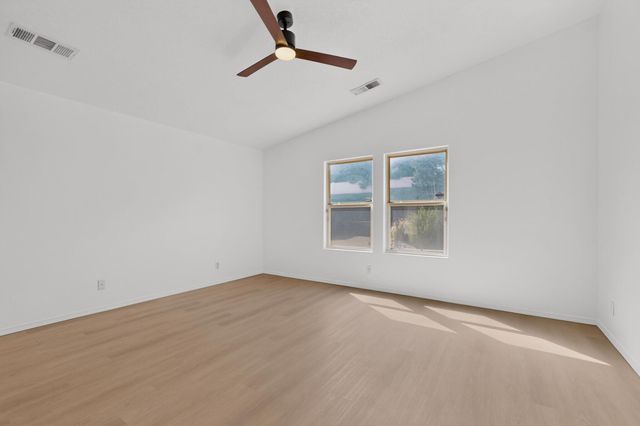 4982 Dream Dancer Drive NE, Rio Rancho, NM 87144