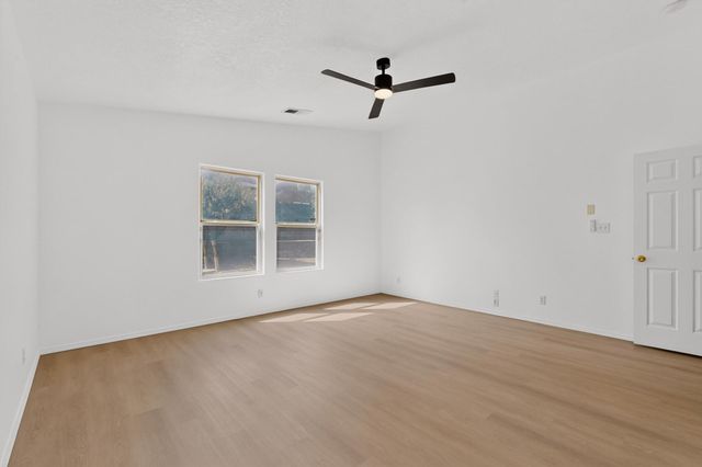 4982 Dream Dancer Drive NE, Rio Rancho, NM 87144