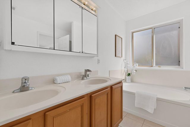 4982 Dream Dancer Drive NE, Rio Rancho, NM 87144
