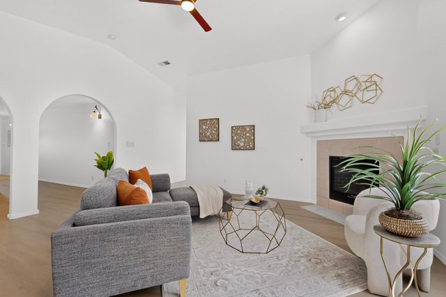 4982 Dream Dancer Drive NE, Rio Rancho, NM 87144
