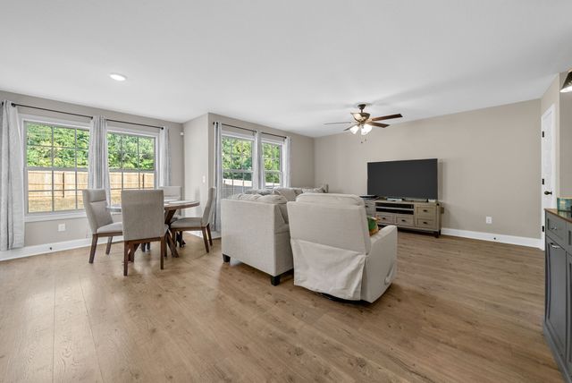 1141 Tybee Dr, Clarksville, TN 37042