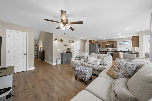 1141 Tybee Dr, Clarksville, TN 37042