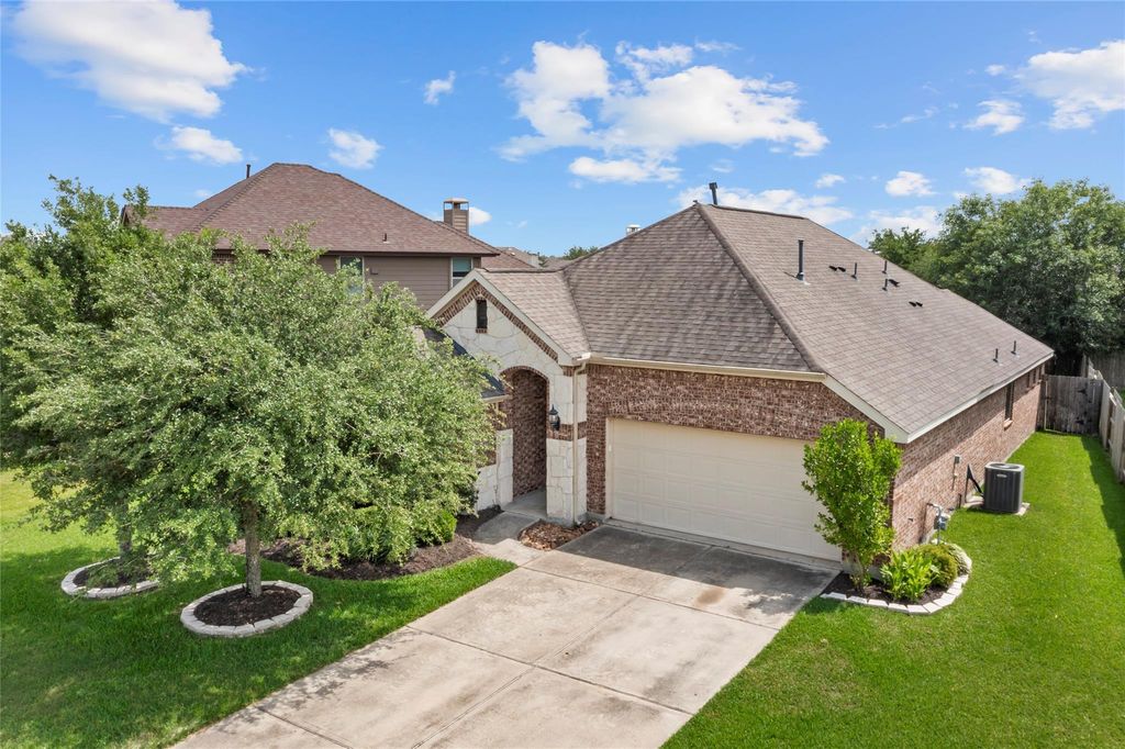 739 Mayhill Ridge Lane, League City, TX 77573