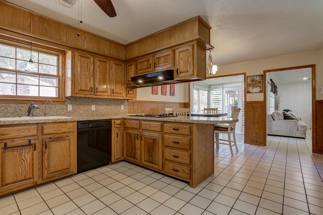 2120 53rd St, Lubbock, TX 79412