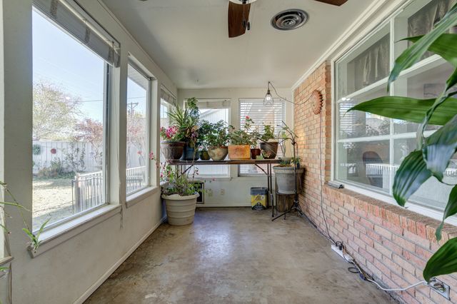 2120 53rd St, Lubbock, TX 79412