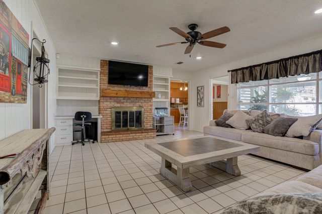 2120 53rd St, Lubbock, TX 79412