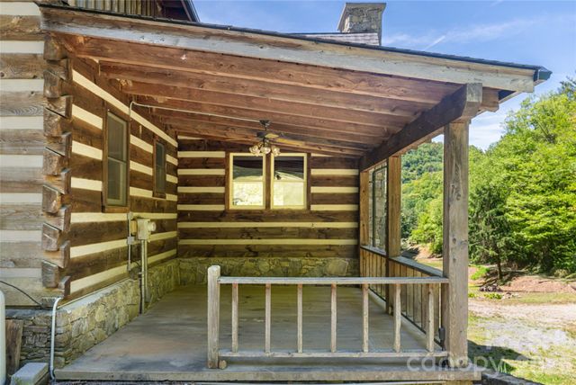 224 Seasons Drive, Clyde, NC 28721