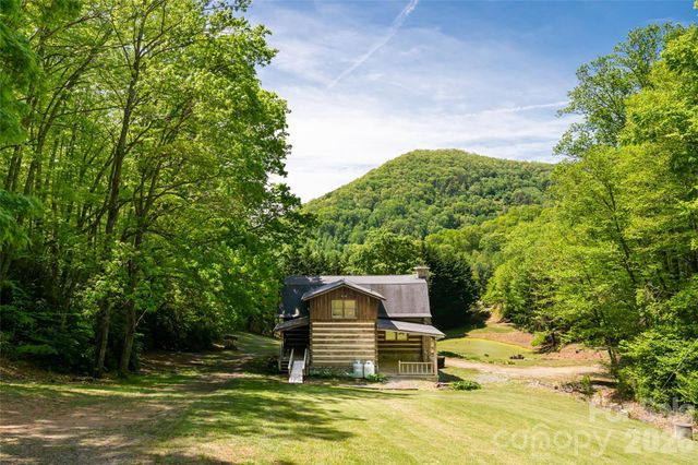 224 Seasons Drive, Clyde, NC 28721