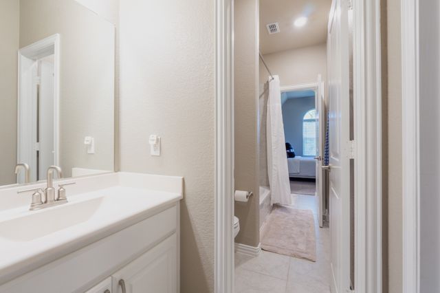 300 Dove Falls Drive, Argyle, TX 76226