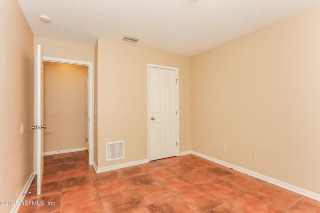 5054 KNIGHTSBRIDGE Circle N, Jacksonville, FL 32244