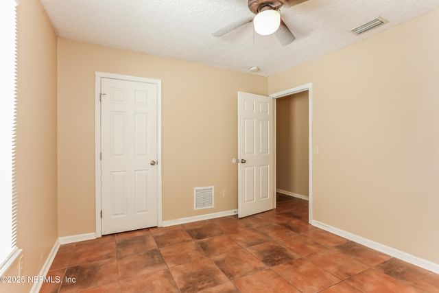 5054 KNIGHTSBRIDGE Circle N, Jacksonville, FL 32244