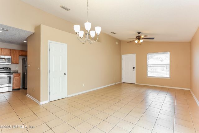 5054 KNIGHTSBRIDGE Circle N, Jacksonville, FL 32244