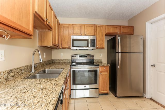 5054 KNIGHTSBRIDGE Circle N, Jacksonville, FL 32244