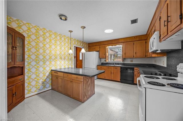 1045 S Magnolia Street, Mooresville, NC 28115