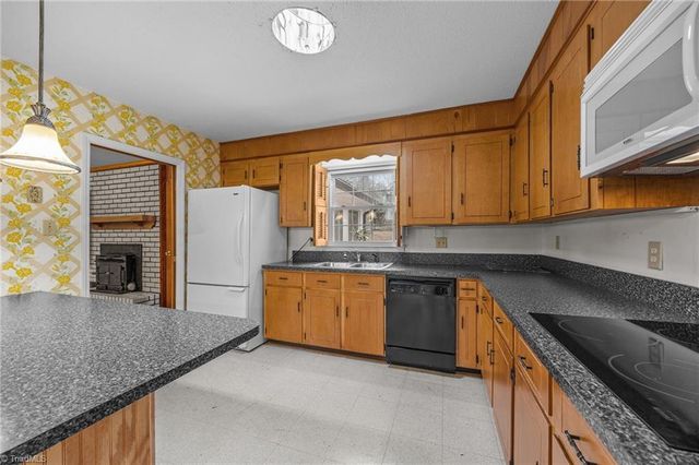 1045 S Magnolia Street, Mooresville, NC 28115