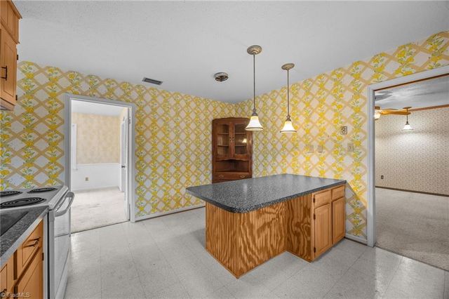 1045 S Magnolia Street, Mooresville, NC 28115