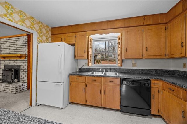 1045 S Magnolia Street, Mooresville, NC 28115