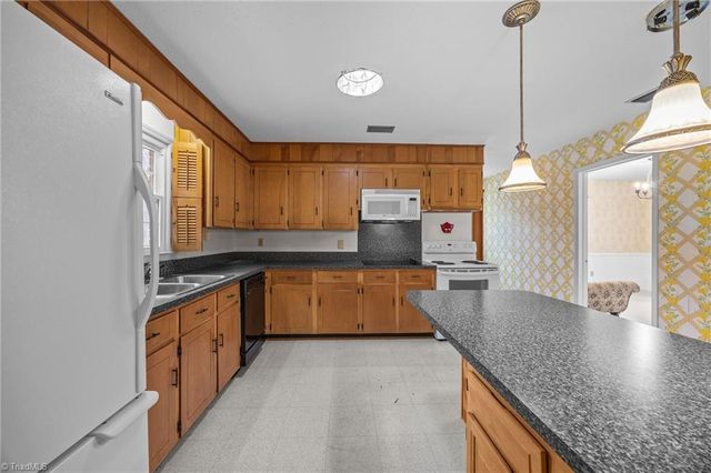 1045 S Magnolia Street, Mooresville, NC 28115