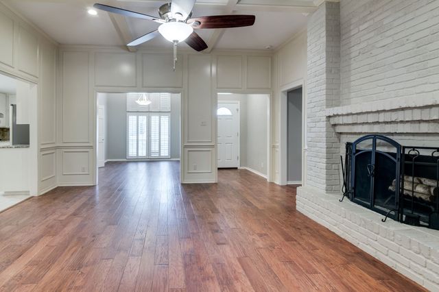 2328 Stonegate Drive N, Bedford, TX 76021