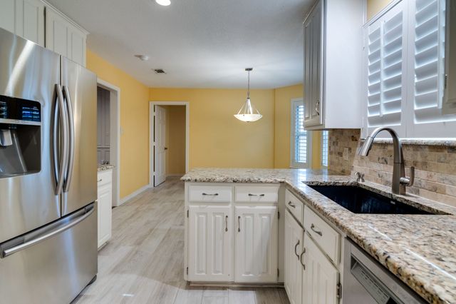 2328 Stonegate Drive N, Bedford, TX 76021