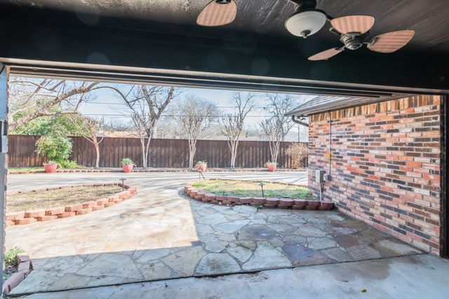 2328 Stonegate Drive N, Bedford, TX 76021