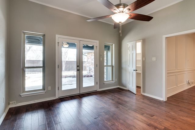 2328 Stonegate Drive N, Bedford, TX 76021