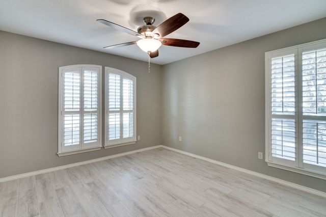 2328 Stonegate Drive N, Bedford, TX 76021