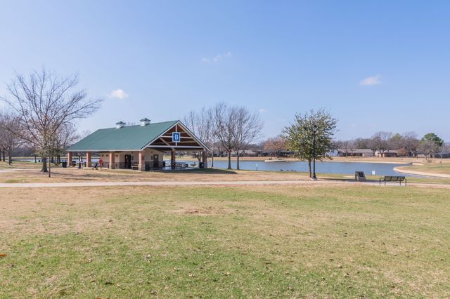 2328 Stonegate Drive N, Bedford, TX 76021