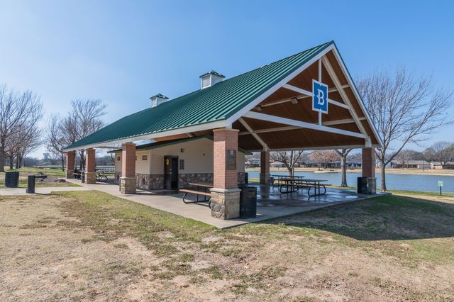 2328 Stonegate Drive N, Bedford, TX 76021