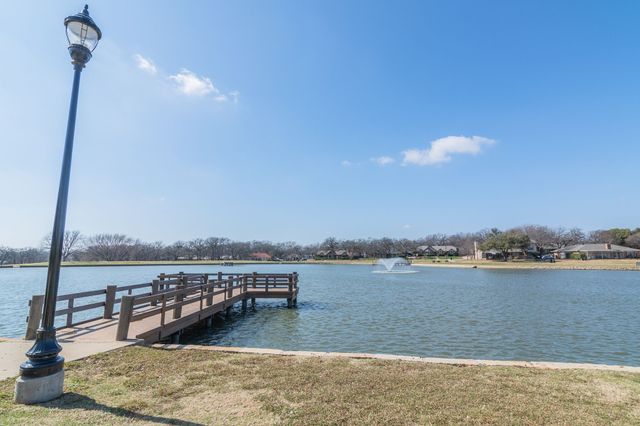 2328 Stonegate Drive N, Bedford, TX 76021