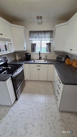 340 Heritage Village B, Southbury, CT 06488
