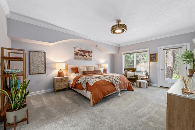 2010 E OVERBLUFF Ct, Spokane, WA 99203