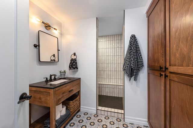 2010 E OVERBLUFF Ct, Spokane, WA 99203