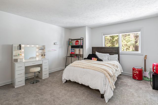 2010 E OVERBLUFF Ct, Spokane, WA 99203