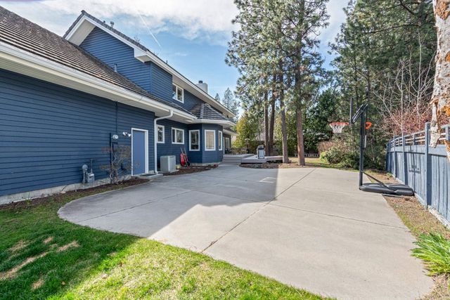 2010 E OVERBLUFF Ct, Spokane, WA 99203