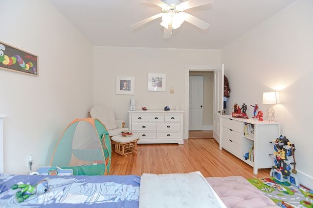 2 Elm St 1, Wellesley, MA 02481