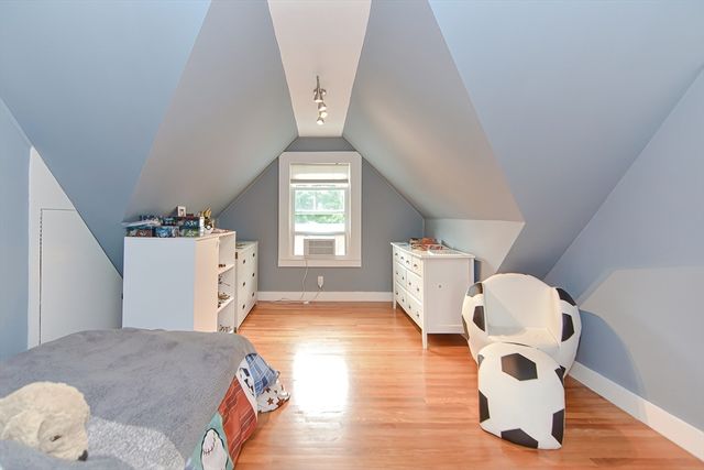 2 Elm St 1, Wellesley, MA 02481