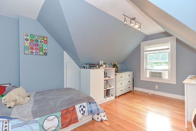 2 Elm St 1, Wellesley, MA 02481
