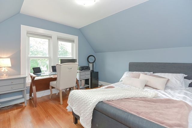 2 Elm St 1, Wellesley, MA 02481