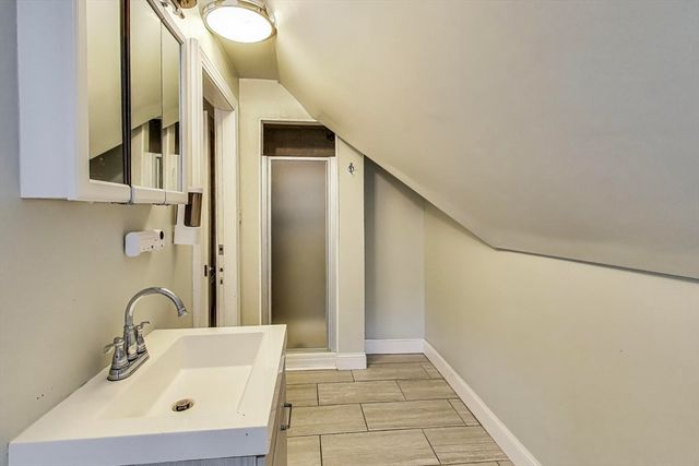 2 Elm St 1, Wellesley, MA 02481